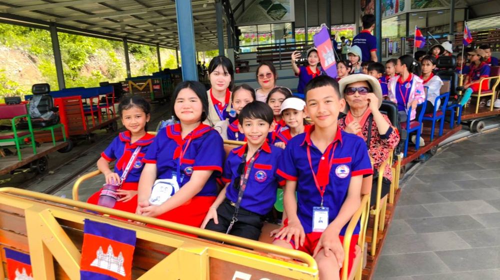 Students on a school field trip