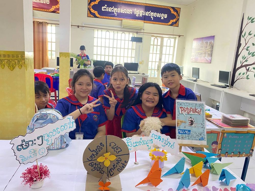 Students presenting their class projects